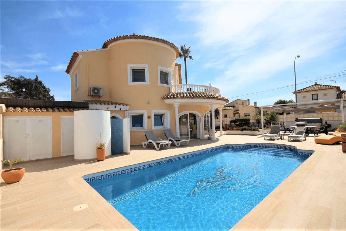 Villa for sale