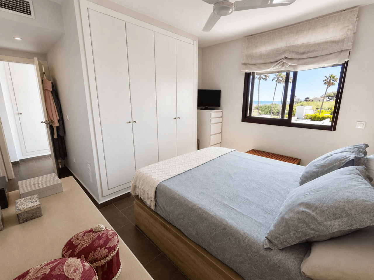 Beachfront apartment in Denia, Les Devesses.